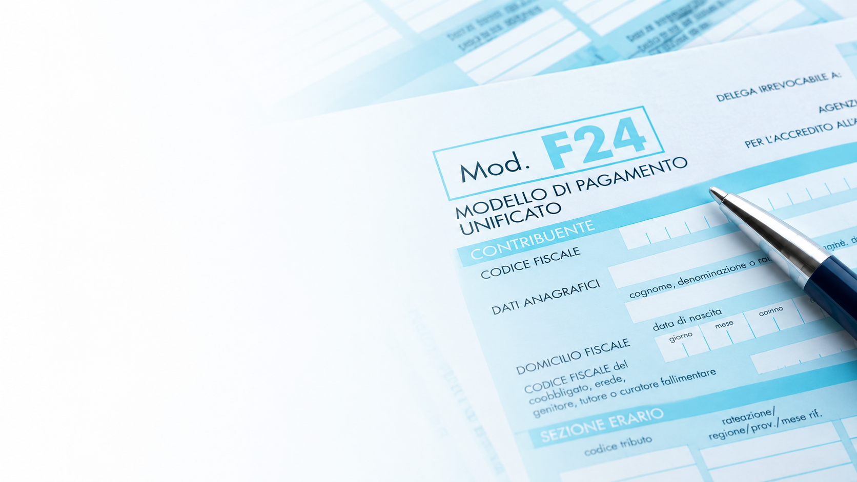 Modello F24 con penna blu
